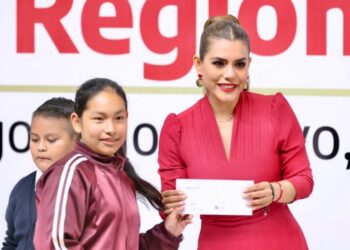 “Con honestidad y transparencia los recursos alcanzan y se utilizan en apoyos directos”: Evelyn Salgado
