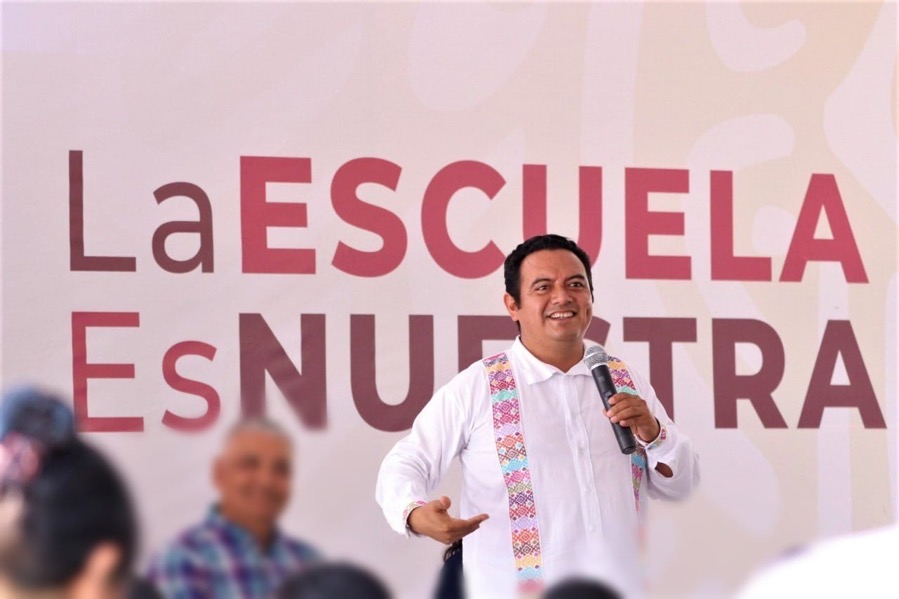 beneficiando-escuela-es-nuestra-gob-ivan-hernandezz-guerrero.jpg