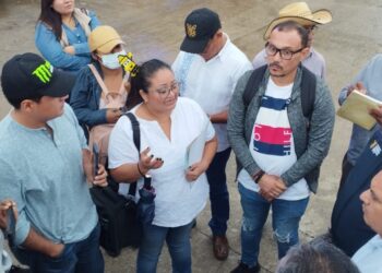 Maestros de base en Guerrero, exigen a AMLO revalorización salarial