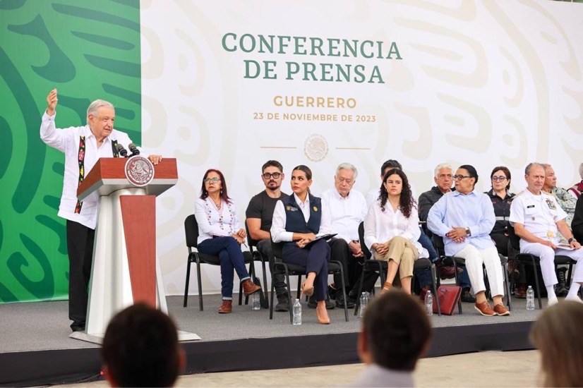 amlo-evelyn-apoyo-acapulco-coyuca.jpg