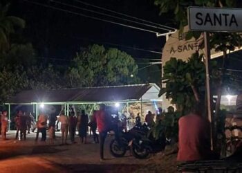 Pobladores de la sierra bloquean otra vez la carretera Acapulco-Zihuatanejo
