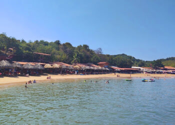 Sí llegan turistas extranjeros a La Isla, pero “no todos consumen”