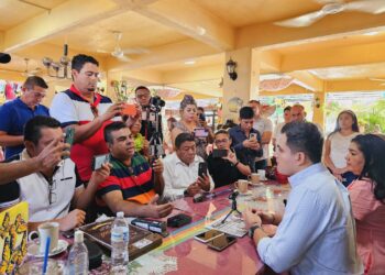 Yasir Deloya anuncia aspiración por el distrito 10