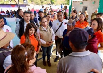 Lleva gobierno ayuda a Ayahualtempa para atender a la niñez de esta zona indígena de Guerrero