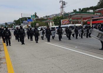 Disuade Policía Estatal Estatal a manifestantes y logra liberar Autopista del Sol