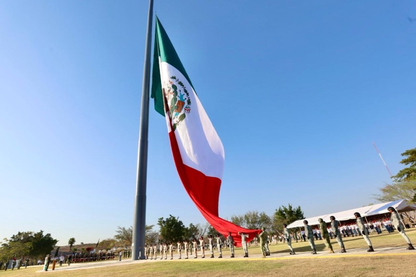 JUNTAS-JUNTOS-EVELYN-SALGADO-ANIVERSARIO-BANDERA-GOB.jpg
