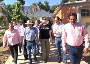 Entrega la SEG y UNICEF una planta de generación de energía solar