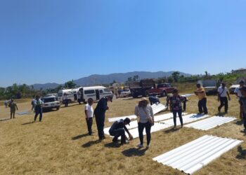 Gobierno federal y estatal continúan llevando apoyos a familias afectadas por Otis