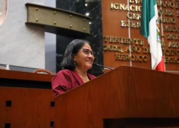 CELEBRA DIPUTADA LA APROBACIÓN DEL PLENO PARA INSCRIBIR EN LETRAS DORADAS EL NOMBRE DE OTHÓN SALAZAR RAMÍREZ