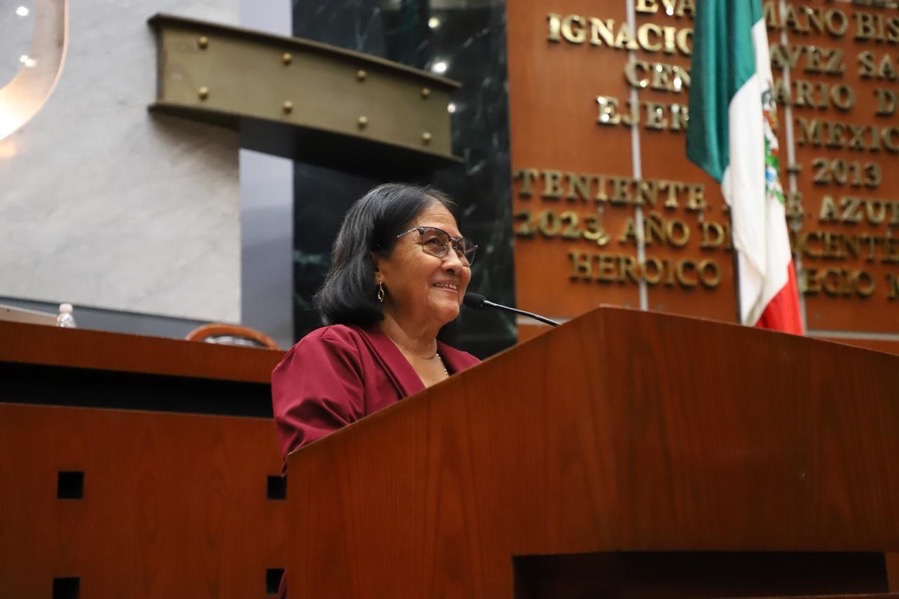 congreso-celebra-letras-doradas-othon-gro.jpg