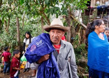 Lleva el DIF Guerrero el programa “Cobijando Guerrero” a la Comunidad de San Vicente