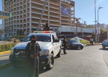 IMPLEMENTA TRÁNSITO ESTATAL DISPOSITIVO VIAL POR BLOQUEOS EN ACAPULCO