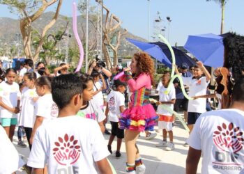 Familias de Acapulco disfrutan del “Family Day” en el Abierto Mexicano de Tenis