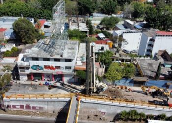 Avanza en Chilpancingo construcción del puente vehicular en la colonia Obrera