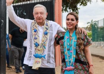 Evelyn Salgado es una buena gobernadora, gracias a su voluntad política logró la pensión universal para personas con discapacidad: AMLO