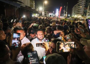 Logran Gobierno Estatal y Federal acuerdo con manifestantes para liberar la Costera Miguel Alemán en Acapulco