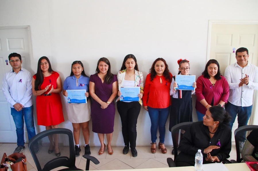 dia-mujer-nina-premio-gob-gro_.jpg