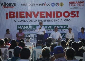 Insiste Añorve en bajar de 65 a 60 años la edad para recibir pensión de adultos mayores y en el regreso del seguro popular