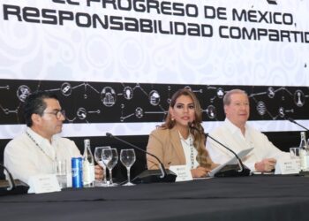 Atestigua Evelyn Salgado la firma del convenio entre la ABM y el CCE para promover la educación financiera en favor de las MiPyMEs