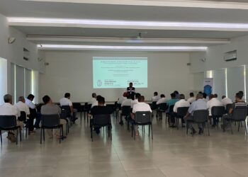 Transportistas de Zihuatanejo son capacitados por Seguridad Pública