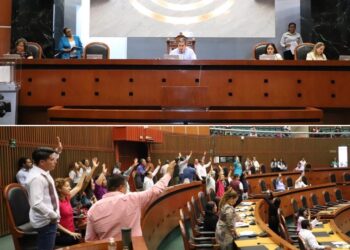 DEVELARÁ EL CONGRESO EL NOMBRE EN LETRAS DORADAS DEL LÍDER MAGISTERIAL OTHÓN SALAZAR RAMÍREZ