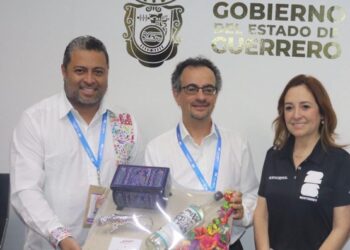 Embajador de Reino Unido celebra la recuperación de Acapulco tras el paso del huracán Otis