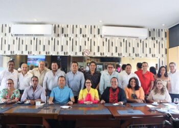 ESTRECHA LAZOS PRESIDENTA DE LA JUCOPO CON REPRESENTANTES DE LOS MEDIOS DE COMUNICACIÓN