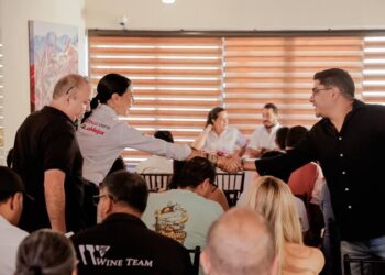Liz Tapia presenta plan de trabajo a CANIRAC para impulsar la gastronomía y atraer turismo