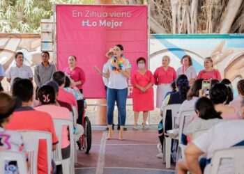 Liz Tapia se compromete a fortalecer la educación en Zihuatanejo