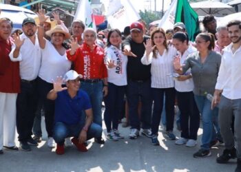 Añorve recorre el Mercado de Tres Palos