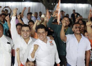 Mario Moreno recibe en Ayutla respaldo ciudadano por rescate de Guerre