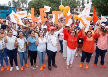No van a descarrilar su candidatura, afirma Mario Moreno en San Jerónimo
