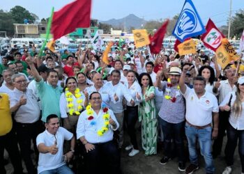 Reciben Manuel Añorve y Luis Enrique Ruiz, candidato a alcalde de Técpan el respaldo de transportistas