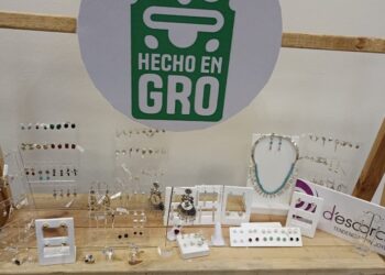 Artesanos guerrerenses exhiben sus productos en el Tianguis Turístico que se realiza en Acapulco