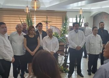 Priistas dan último adiós a David Guzman, montan guardia de honor Añorve y Bravo