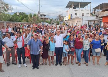 José Popoca está comprometido a atender la falta de agua en Petatlán
