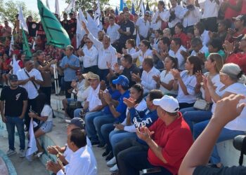 Asiste como invitado de la CTM Manuel Añorve, a conmemoración del Día del  Trabajo