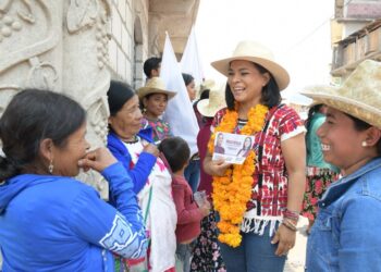 Ofrece Beatriz Mojica Morga apoyar “con todo” para que en Cochoapa El Grande se aplique el Plan de Justicia y Desarrollo