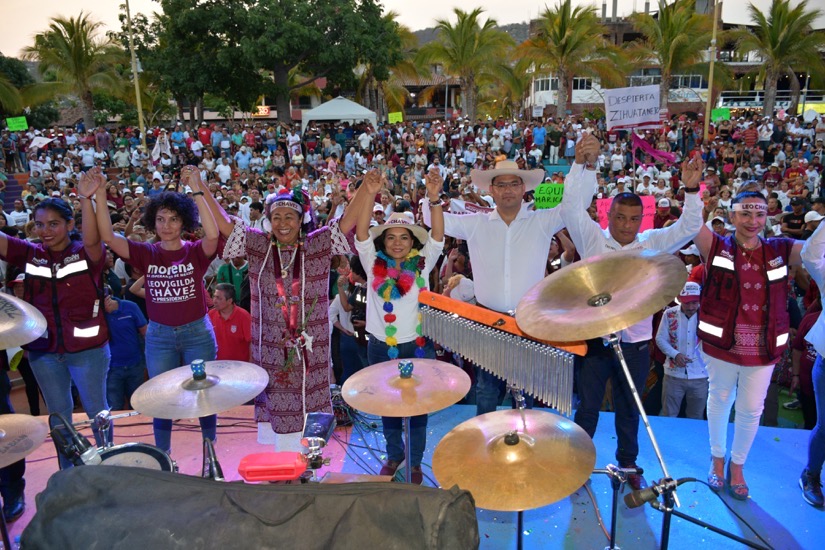 beatriz-mojica-leo-zihuatanejo-cierre.jpg