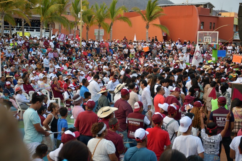 beatriz-mojica-leo-zihuatanejo-cierre.jpg