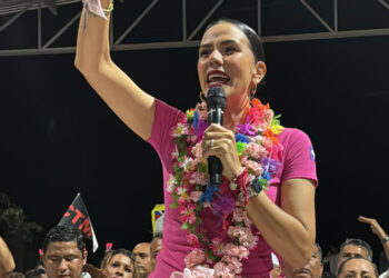 Liz Tapia reafirma su compromiso con la comunidad de El Aeropuerto en el día 20 de campaña