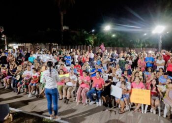 Fraccionamientos de Zihuatanejo respaldan a Liz Tapia como la primera presidenta municipal