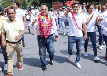 Reciben Manuel Añorve, Olaguer Hernández y José Luis Sánchez apoyo de comerciantes y ciudadanos de Zumpango