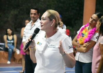 Comunidades del Distrito 12 plantean necesidades prioritarias a Rebeca Núñez
