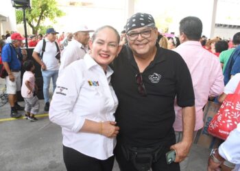 Comerciantes de Zihuatanejo arropan la candidatura de Rebeca Núñez