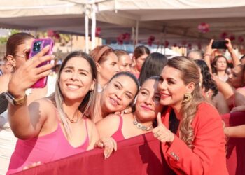Reconoce el gobierno de Guerrero la labor de las madres trabajadoras de la administración estatal