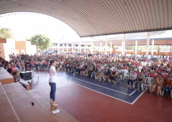 Liz Tapia recibe respaldo de las mujeres de Zihuatanejo en su camino hacia la presidencia municipal