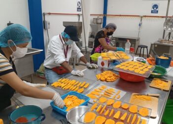 Se capacitan a las mujeres en talleres de elaboración de productos del campo