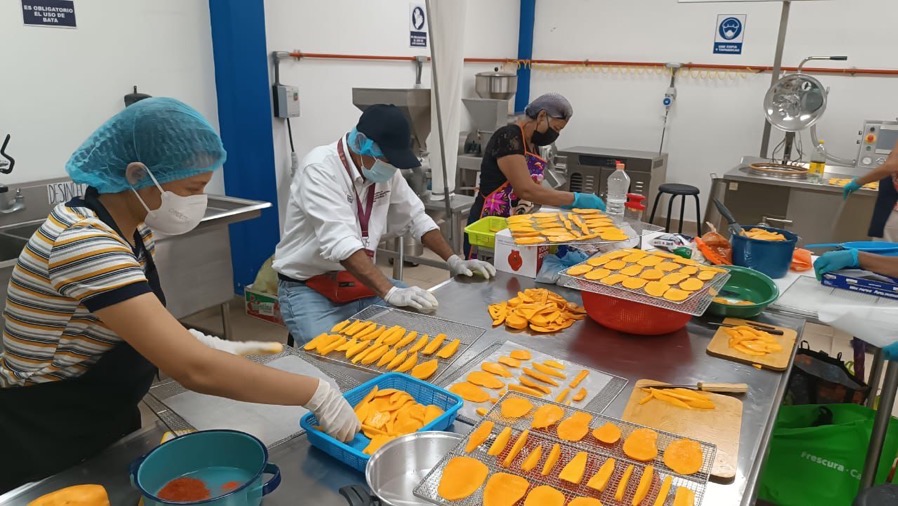 se-capacitan-mujeres-productos-campo-gro.jpg