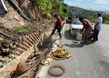 Realiza CICAEG trabajos de reparación y mantenimiento en la Av. Escénica de Acapulco